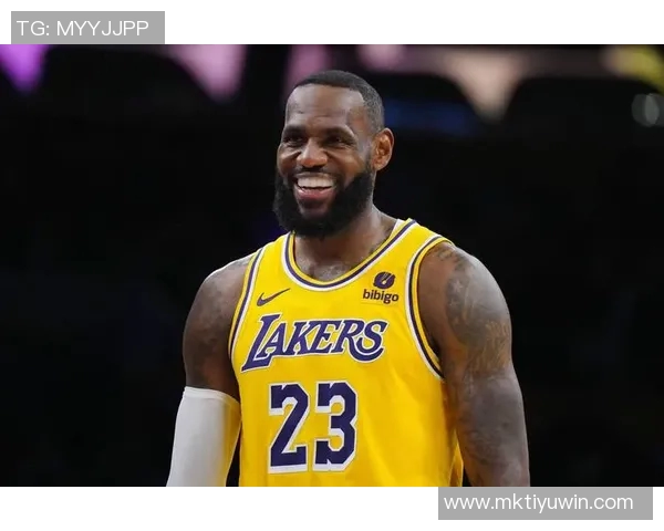 詹姆斯回忆新秀赛季在骑士的奇特角色与非赢球风格篮球